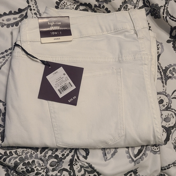 High Rise Skinny Jeans - Picture 2 of 5